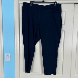 Croft & Barrow Women’s plus Navy Ankle pants